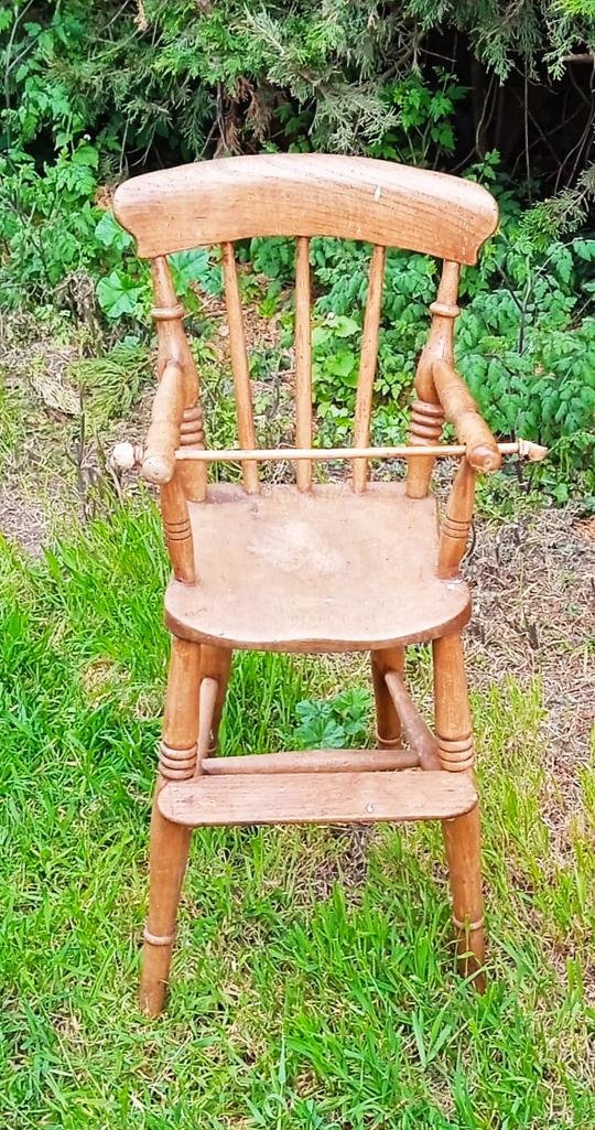Antique high chair €70