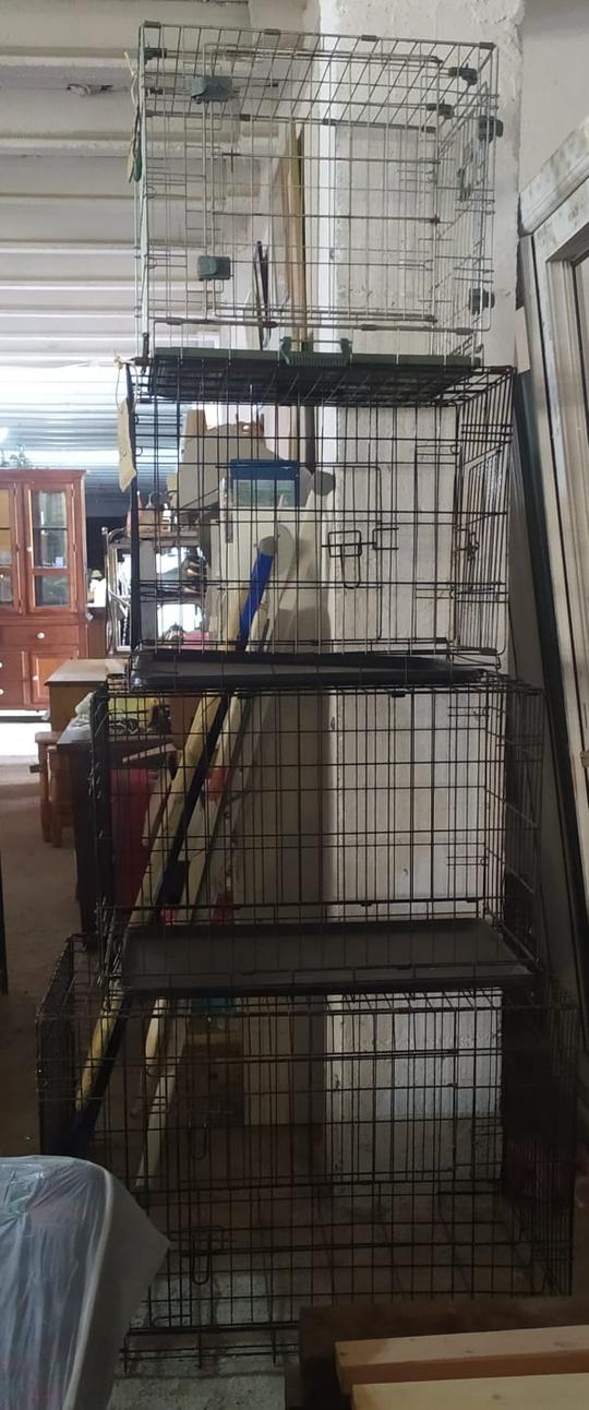 VARIETY OF DOG CAGES / 40 -25 Euros