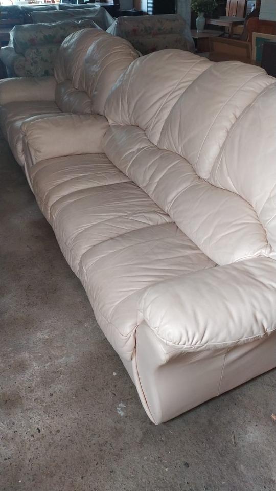 3 + 2 cream leather sofa €225