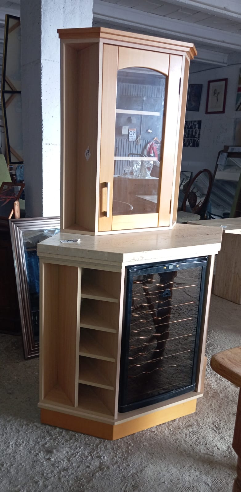 Dining table + 6 chairs / €325