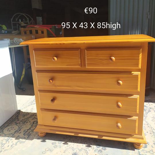 Chest of drawers €90